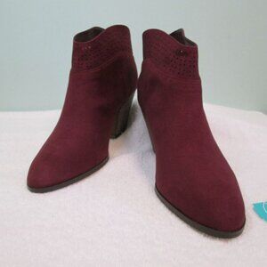 NWT Violet & Red Jackson Lazer Cut Topline Boho Faux Suede Bootie-Burgandy-8.5